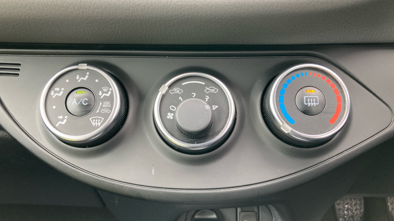 Toyota Yaris 1.5 VVT-i Icon 5dr Petrol Hatchback